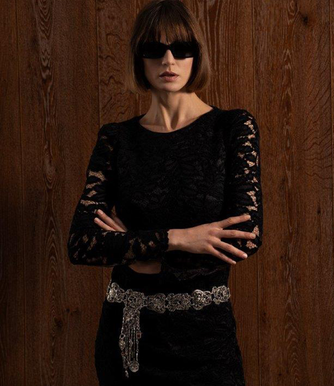 Mała czarna u Caterina Leman – klasyka z kobiecym temperamentem