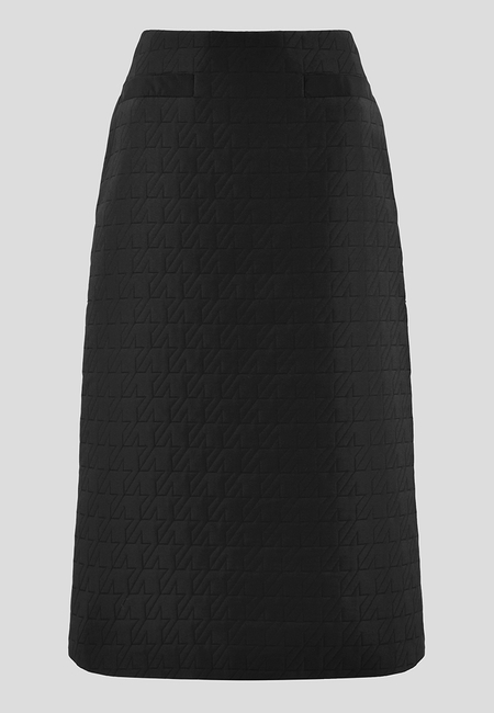 Czarna spódnica z lekko pikowanej tkaniny