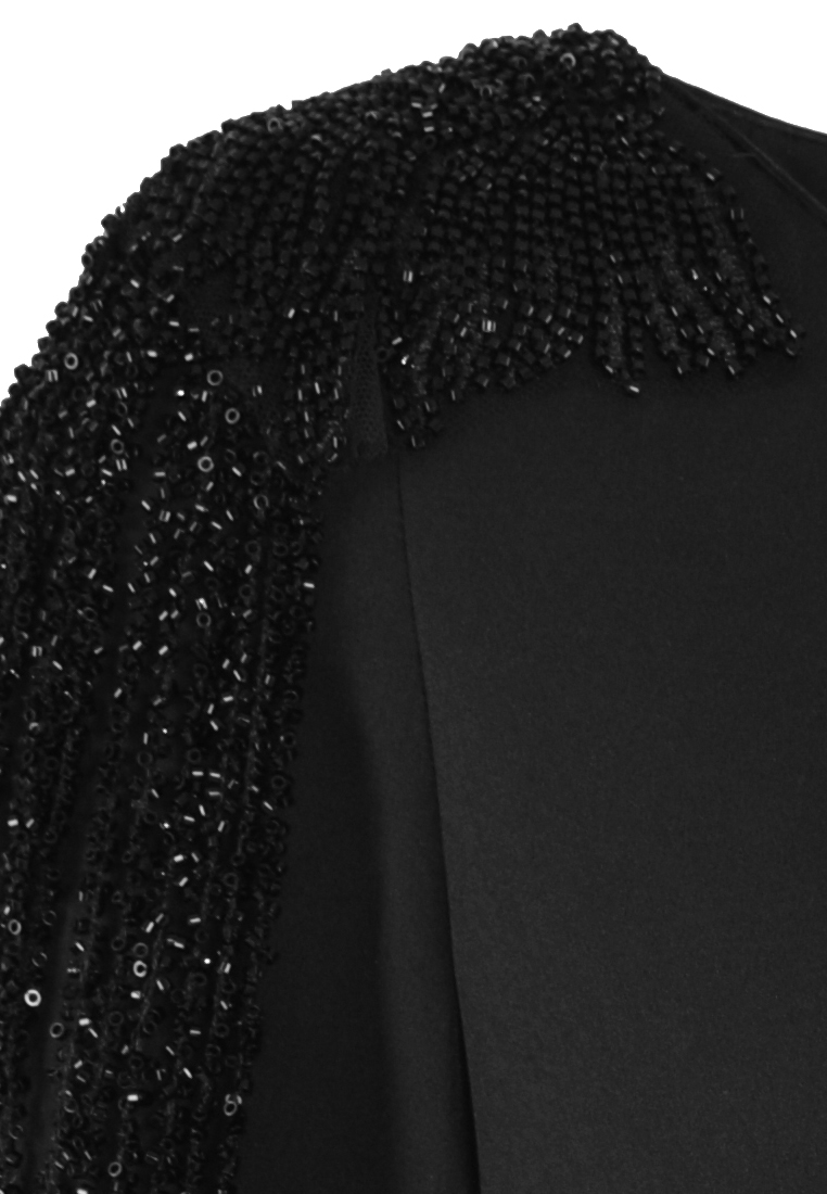 Wizytowa sukienka z koralikami na ramionach