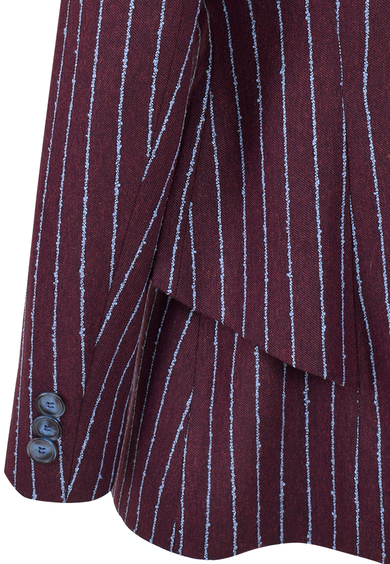 Dwurzędowy żakiet z baskinką i aplikacją