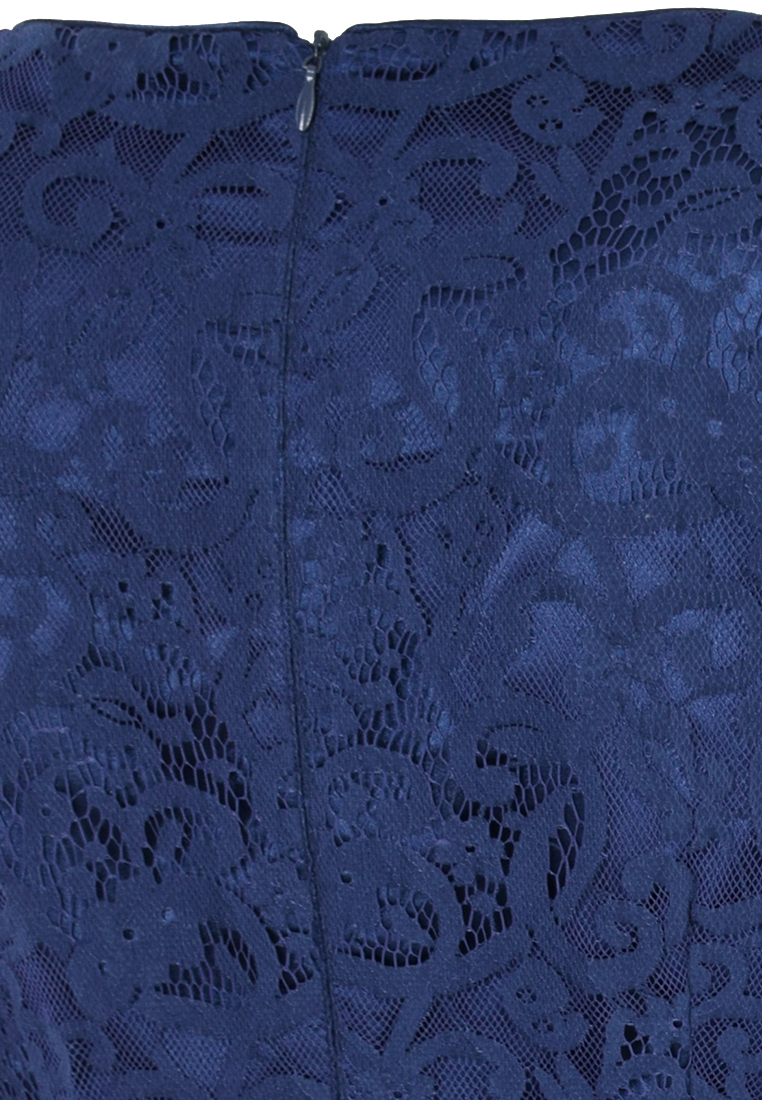 Granatowa sukienka z koronki