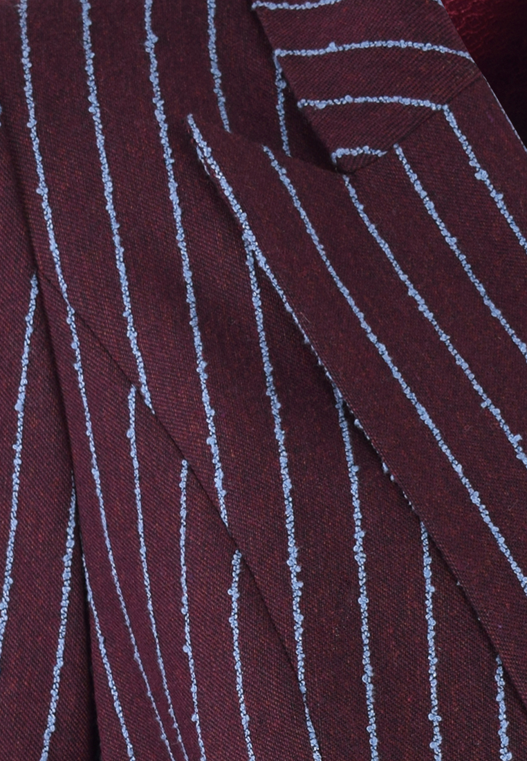 Dwurzędowy żakiet z baskinką i aplikacją