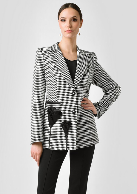 Wzorzysty żakiet z aplikacją kwiatową