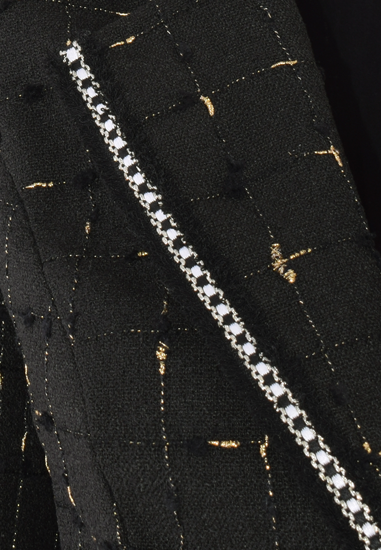 Czarny żakiet ze złotą nitką