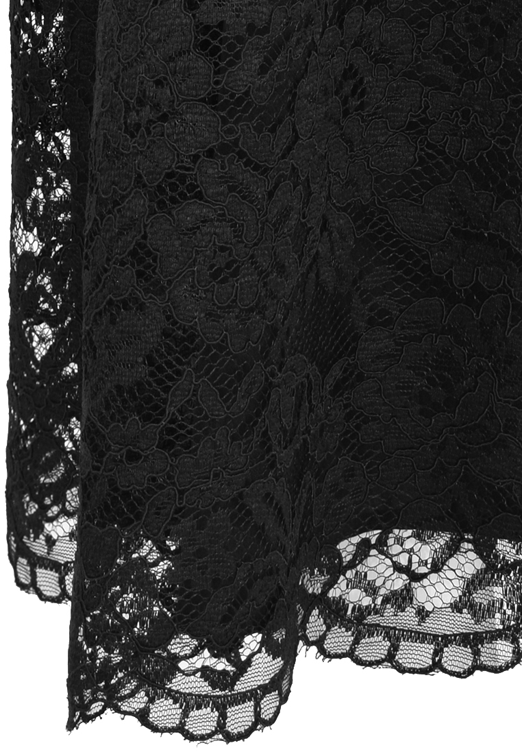 Plisowana spódnica z elementami koronki