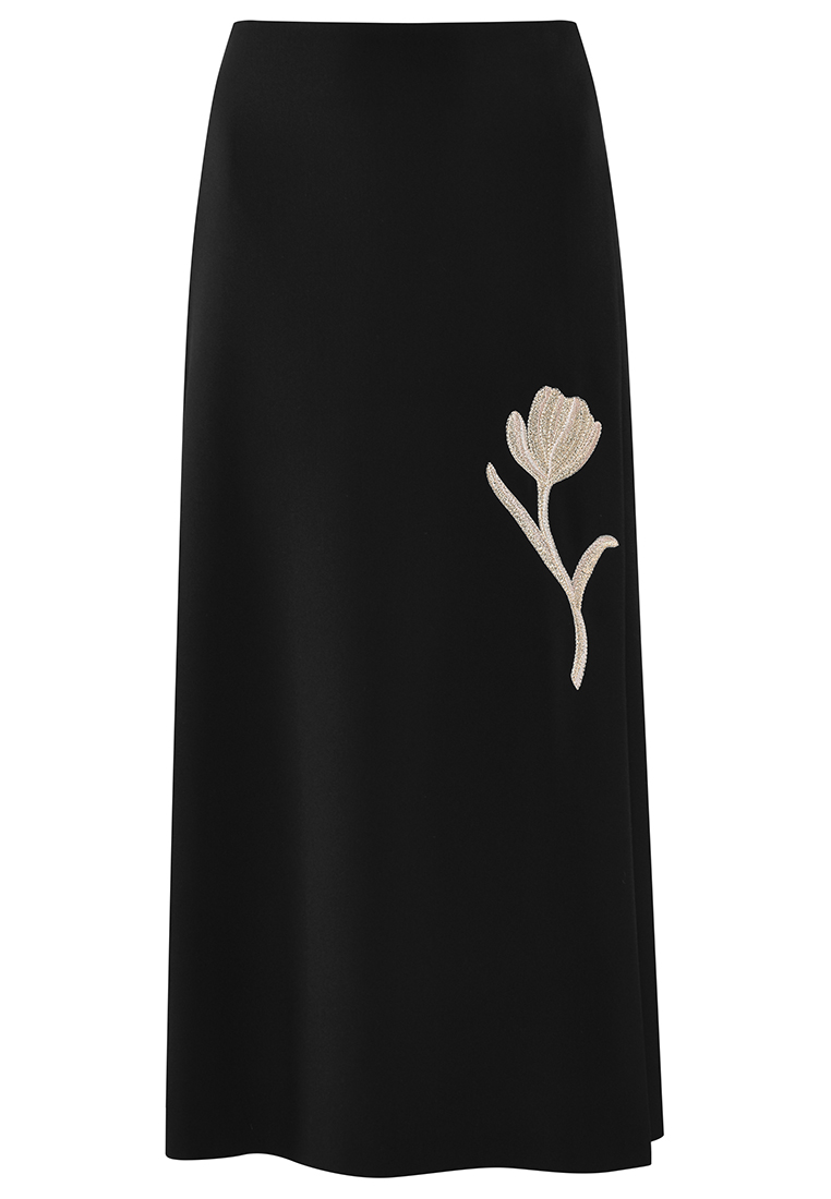 Czarna spódnica z kwiatową aplikacją