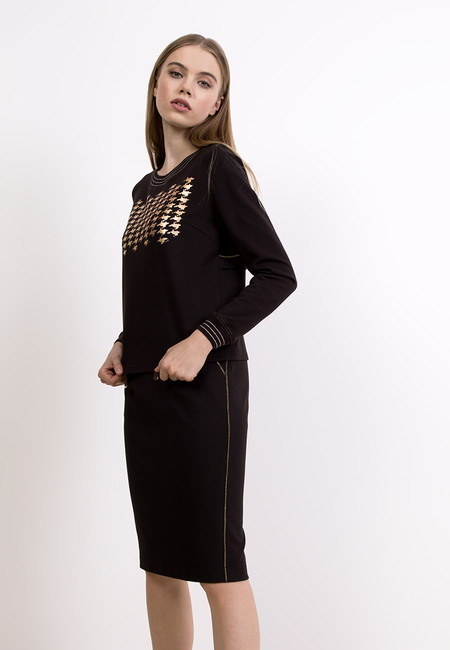 Czarna spódnica z dzianiny o wysokiej gramaturze