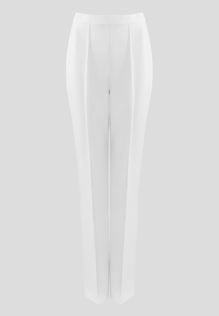 Białe spodnie z kantem