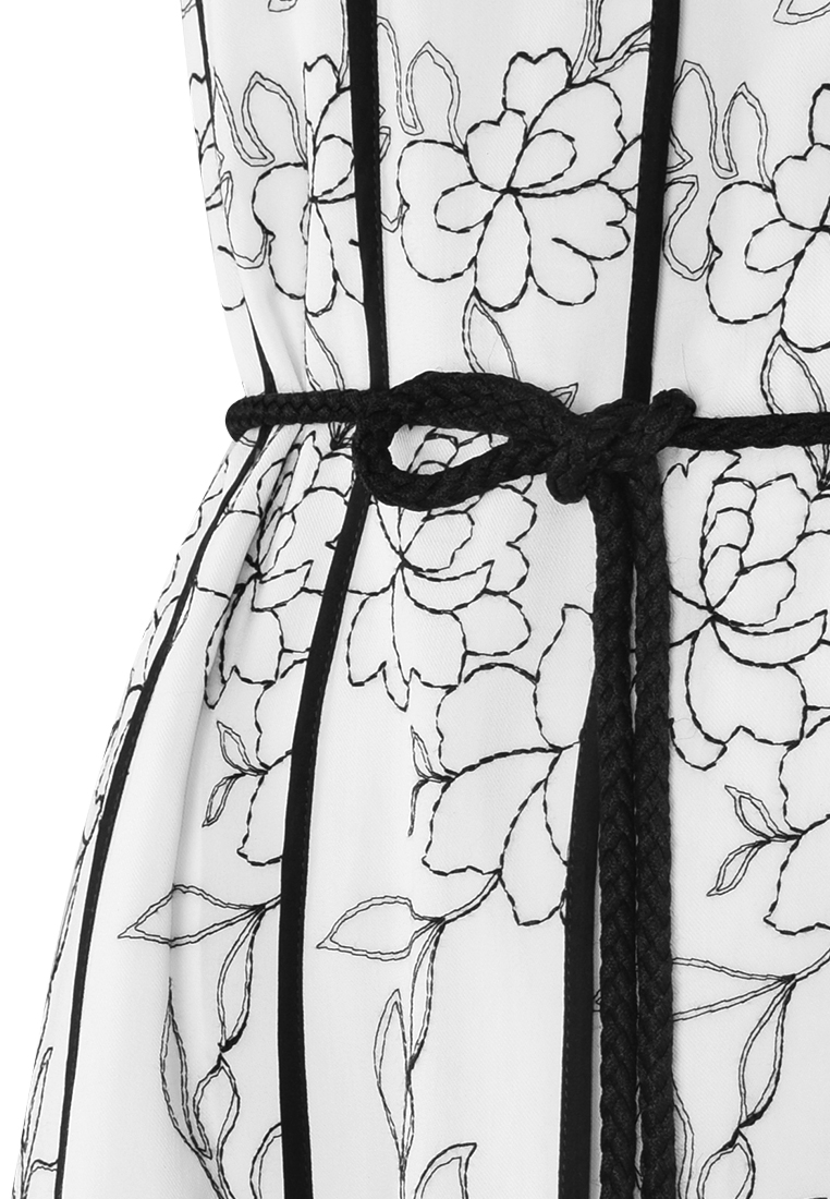Biała sukienka z kontrastowym motywem kwiatów