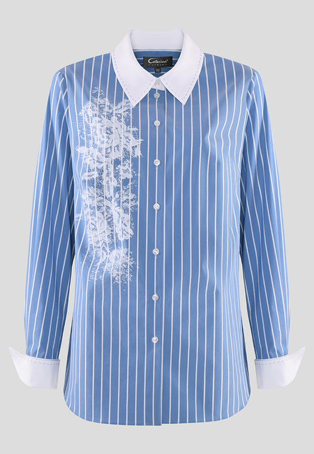 Niebieska koszula z motywem kwiatowym