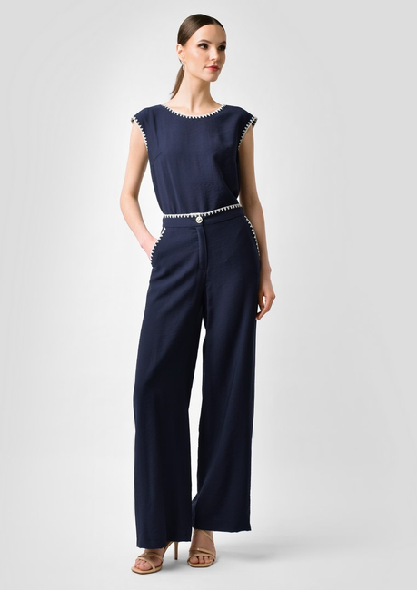 Swobodna bluzka z kontrastowym wykończeniem