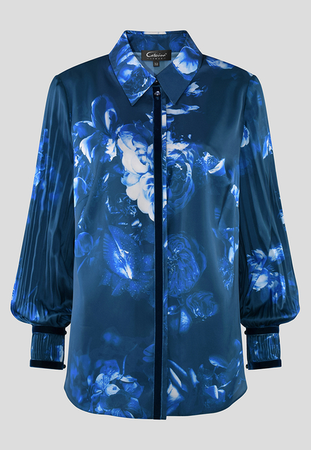 Koszulowa bluzka w odcieniach niebieskości