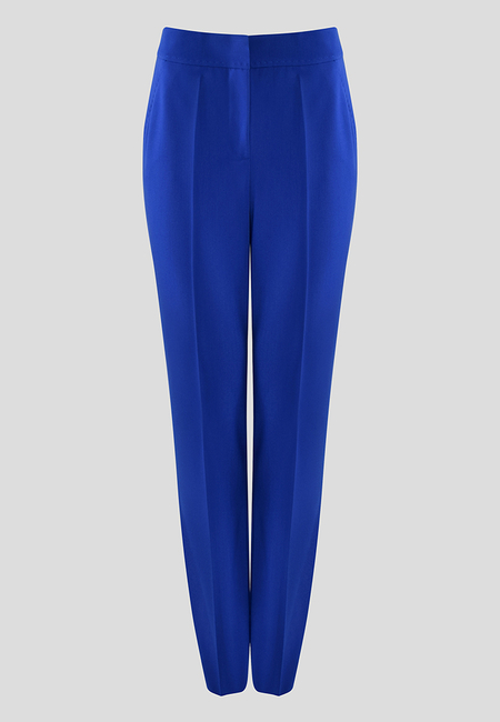 Niebieskie spodnie o klasycznym kroju