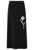 Czarna spódnica z kwiatową aplikacją