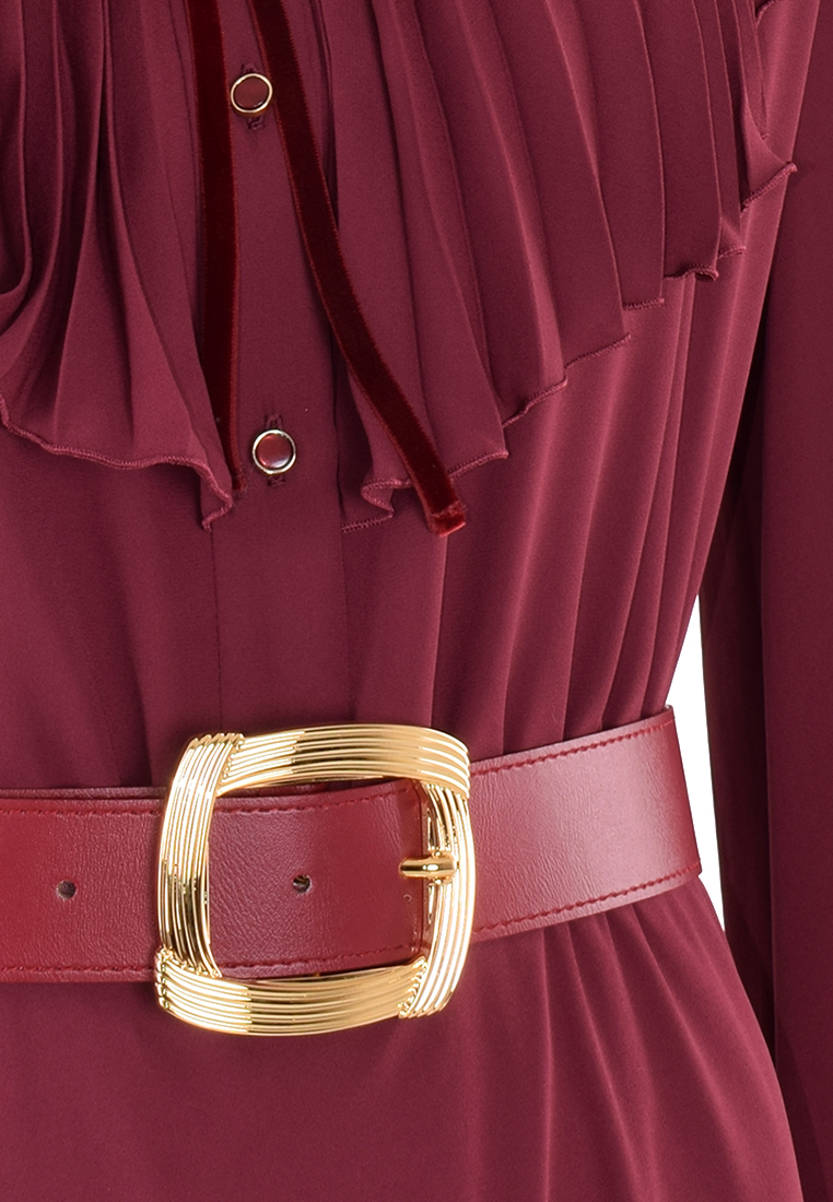 Bordowa sukienka z plisowaniem i żabotem