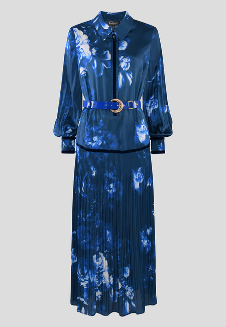 Sukienka w odcieniach niebieskości