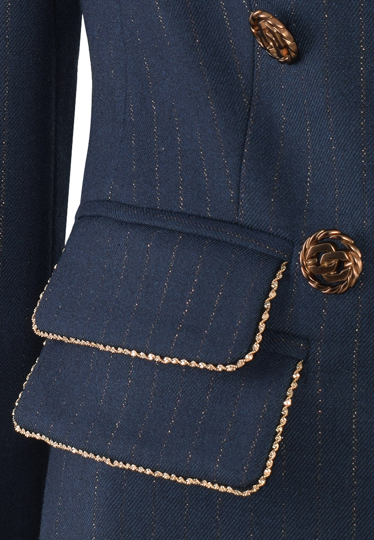 Granatowy żakiet z miedzianymi guzikami