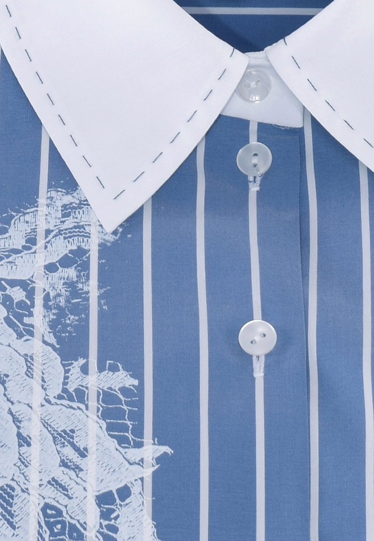 Niebieska koszula z motywem kwiatowym