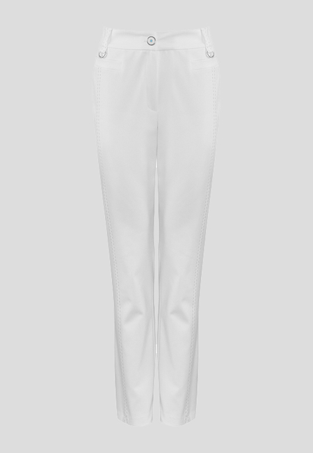 Kremowe spodnie o klasycznym kroju