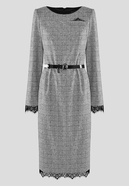 Sukienka w kratę z elementem koronki