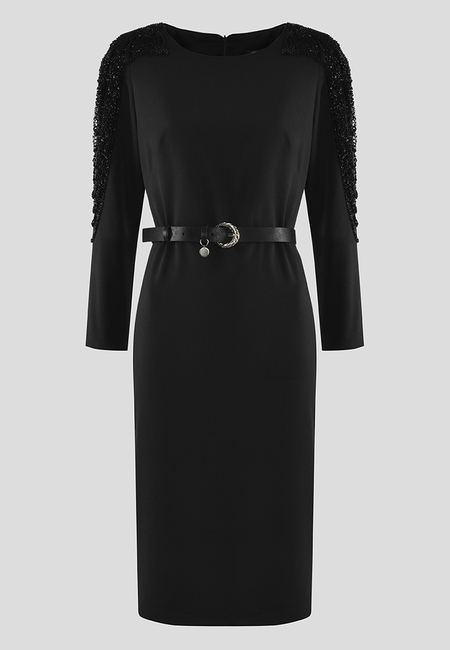 Wizytowa sukienka z koralikami na ramionach