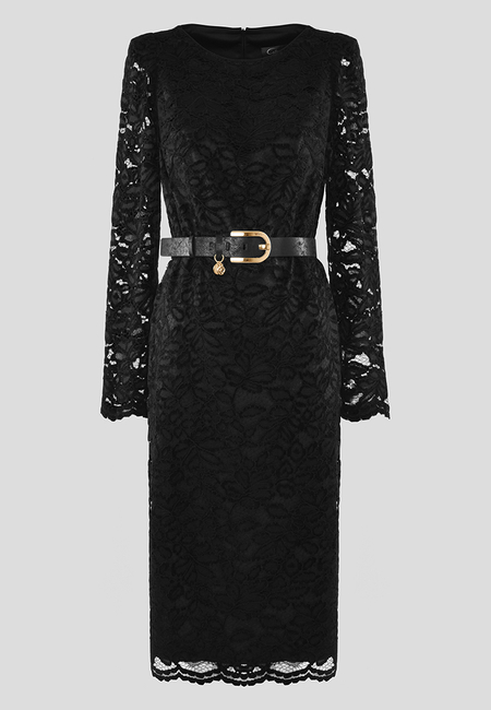 Czarna sukienka z koronki