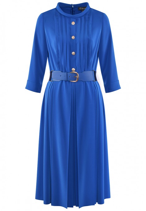 Sukienka w kolorze kobaltowym