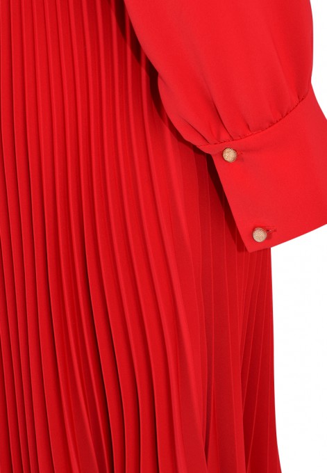 Plisowana sukienka w kolorze czerwonym