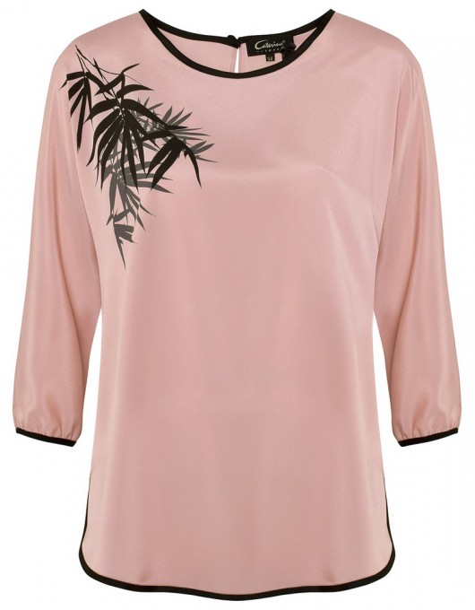 Różowa bluzka o formie kimona